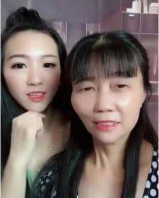 网红母女吃瓜视频,揭秘娱乐圈幕后故事 第3张 网红母女吃瓜视频,揭秘娱乐圈幕后故事 第3张